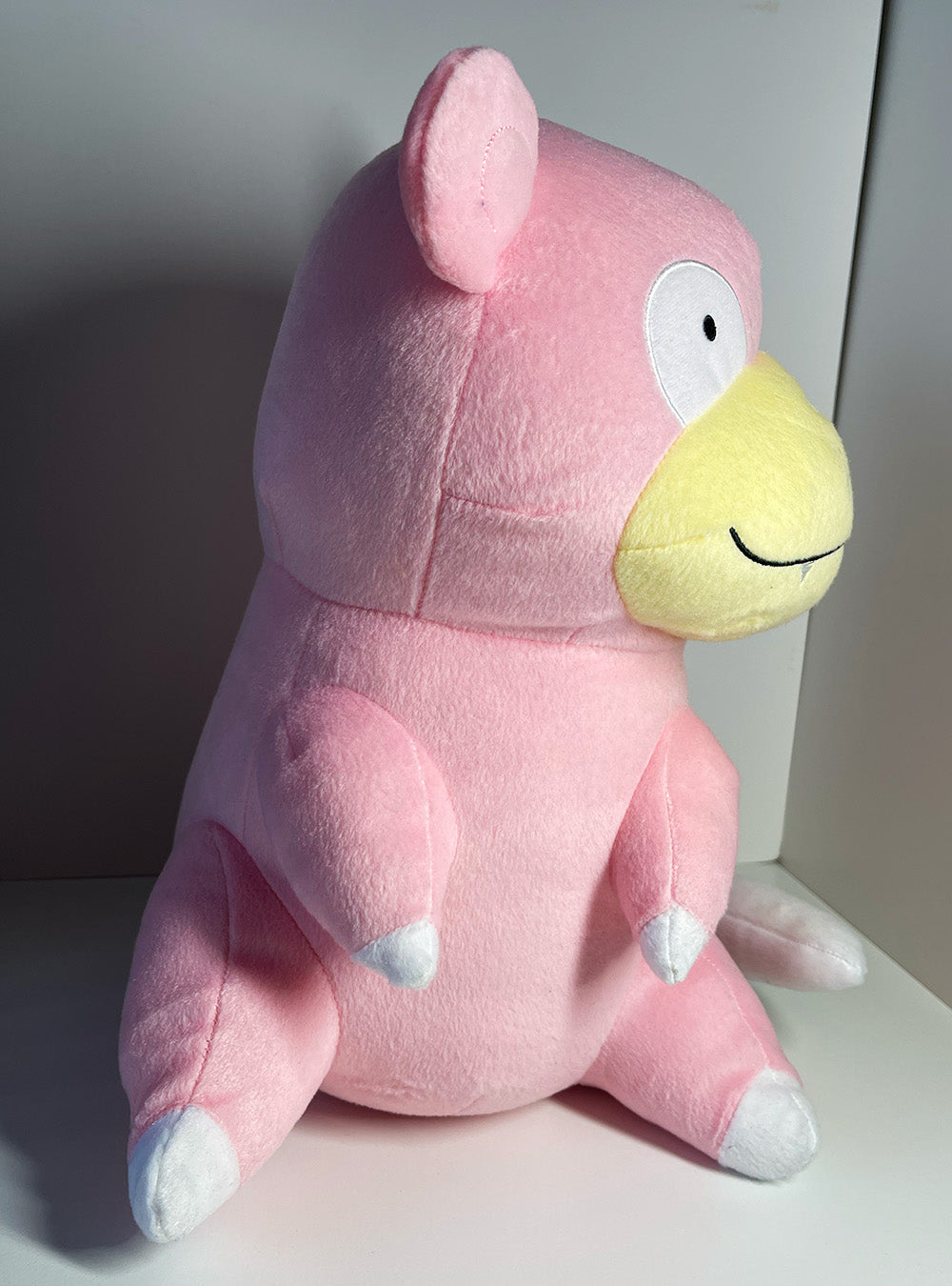 Pokémon - Slowpoke "Look at my Tail!" Plushie 32cm