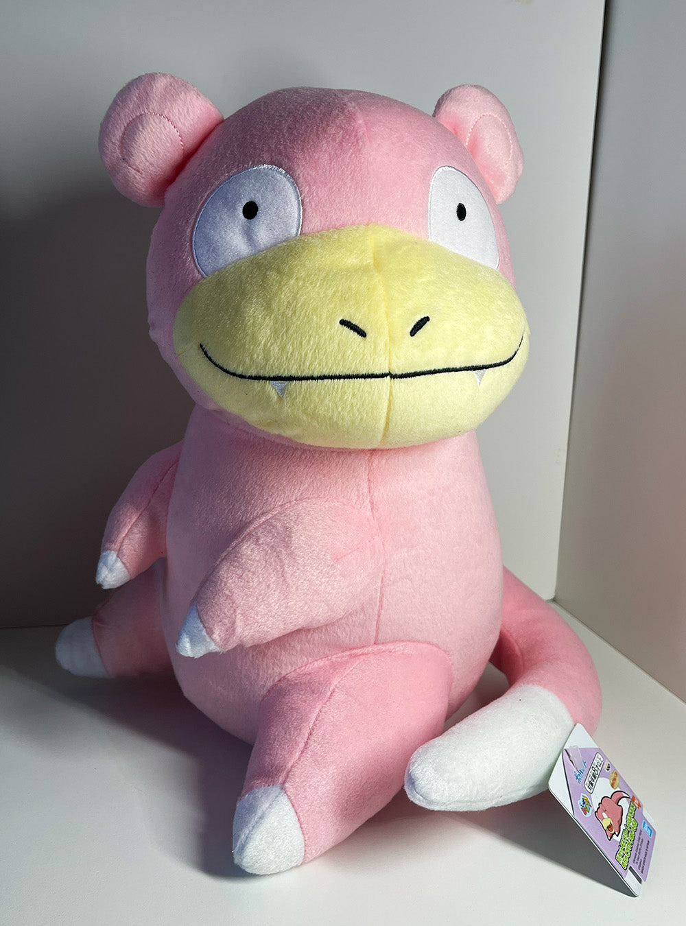 Pokémon - Slowpoke "Look at my Tail!" Plushie 32cm